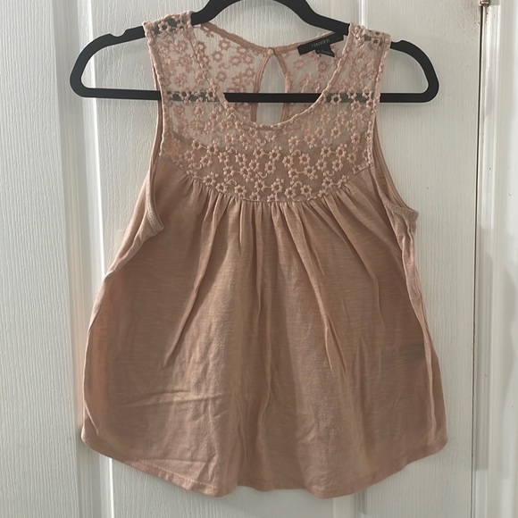 Peach Lace Tank from FOREVER 21 - Picture 1 of 4